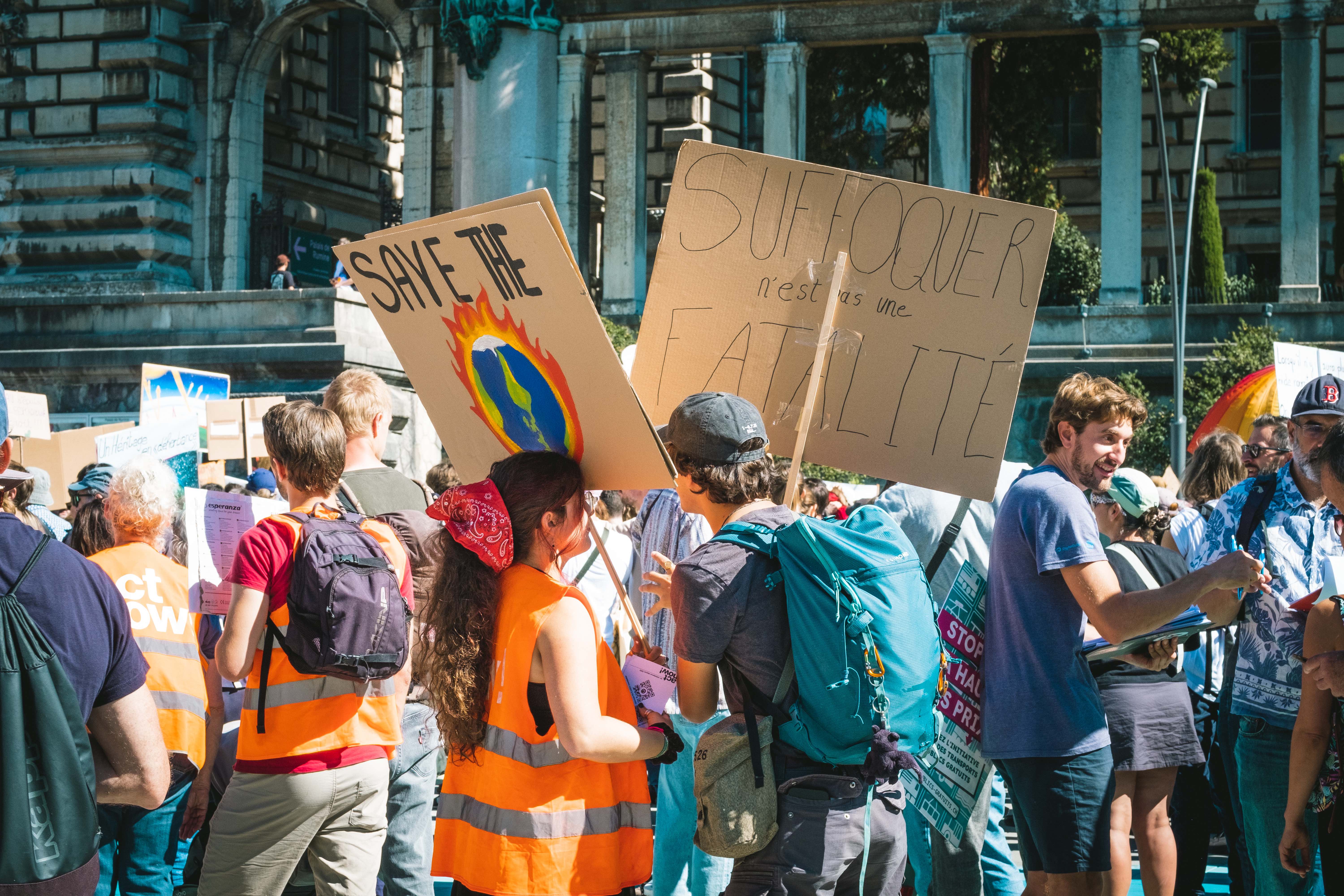 Près de 12'000 personnes ont manifesté avec la coalition "pas d'étés à 50°" le samedi 19 septembre 2026 à Lausanne